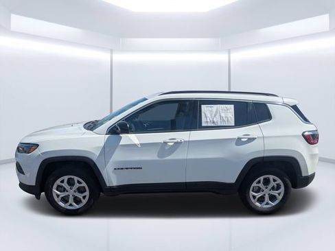 Certified 2024 Jeep Compass Latitude AWD/4WD image 6