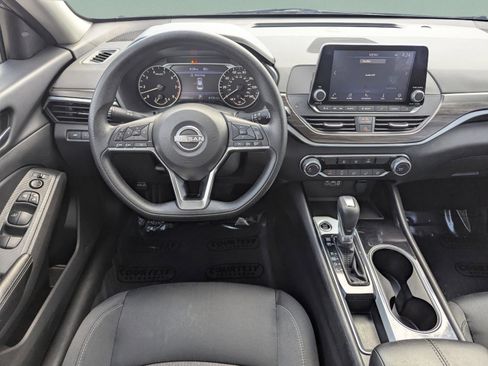 Certified 2024 Nissan Altima 2.5 SV FWD image 13
