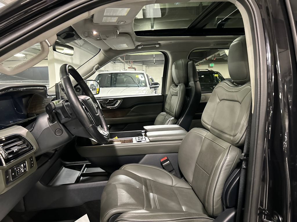 Used 2022 Lincoln Navigator L Black Label AWD/4WD image 10