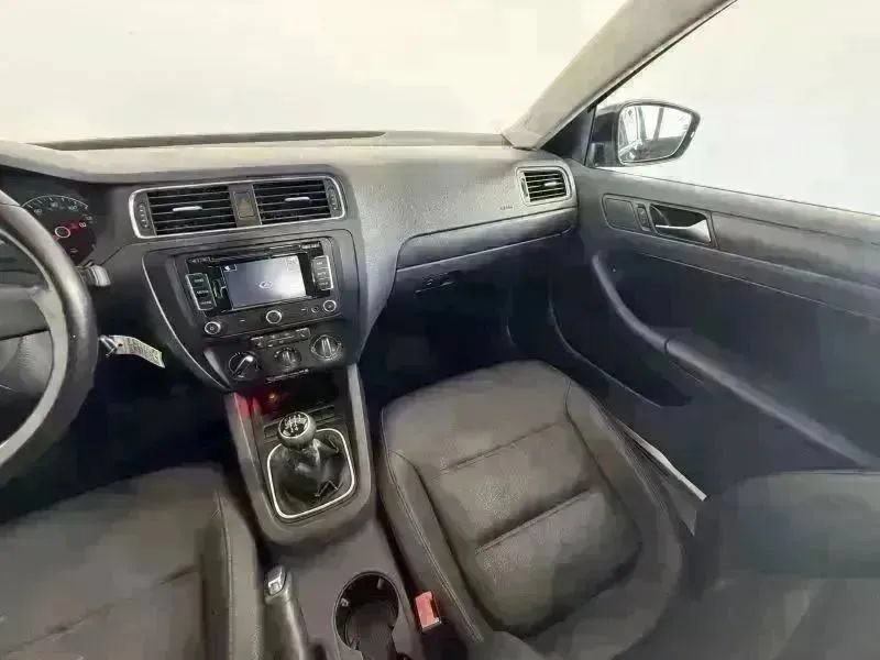Used 2012 Volkswagen Jetta SE FWD image 10