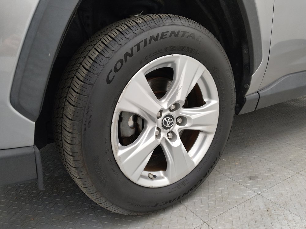 Used 2019 Toyota RAV4 XLE AWD/4WD image 31