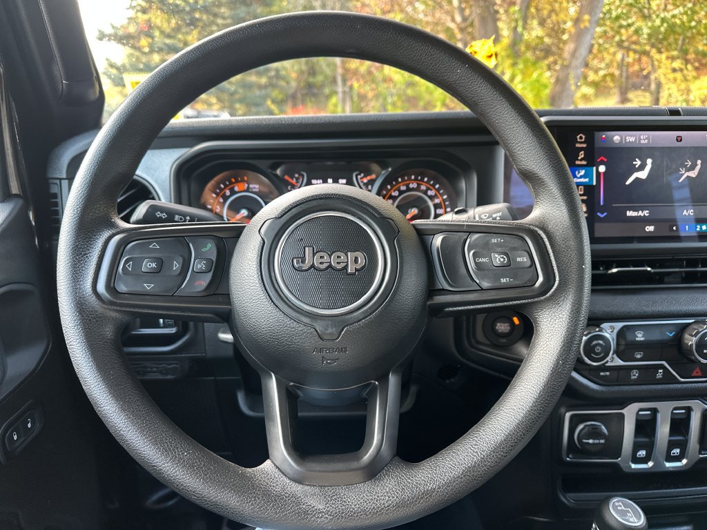 Used 2025 Jeep Wrangler Sport AWD/4WD image 12