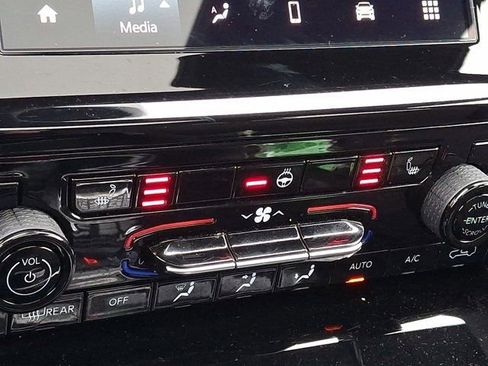 Certified 2024 Jeep Grand Cherokee Laredo X w/ Luxury Tech Group I image 29