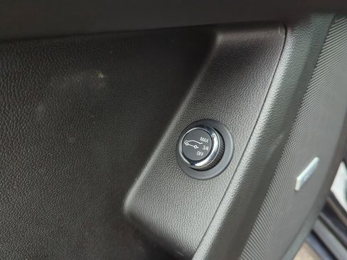 Used 2022 Chevrolet Traverse Premier w/ Redline Edition image 35