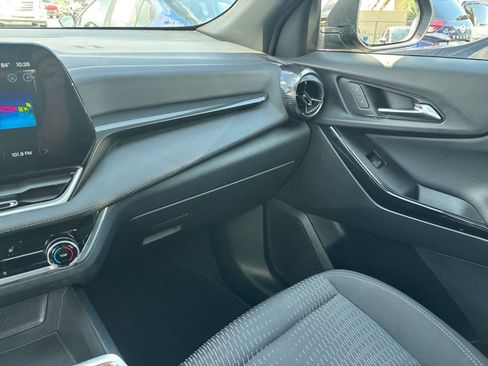 Used 2025 Chevrolet Equinox LT FWD image 35