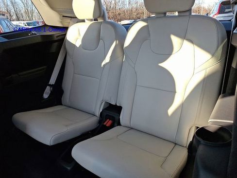 Used 2022 Volvo XC90 T8 Inscription Expression w/ Climate Package image 12
