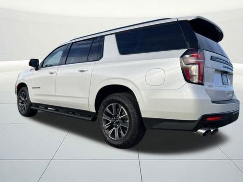 Used 2023 Chevrolet Suburban Z71 w/ Off-Road Capability Package image 3