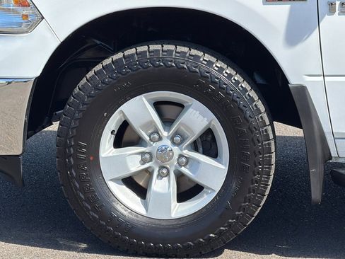 Used 2017 RAM 1500 Classic SLT AWD/4WD image 25