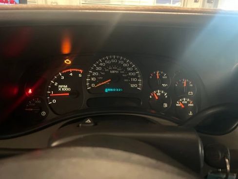 Used 2005 Chevrolet Silverado 2500 LT w/ Heavy-Duty Power Package AWD/4WD image 20