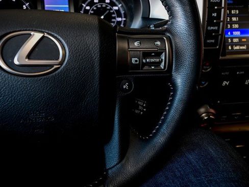 Used 2016 Lexus GX 460 image 38