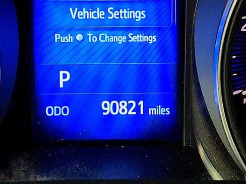 Used 2018 Toyota C-HR XLE image 15