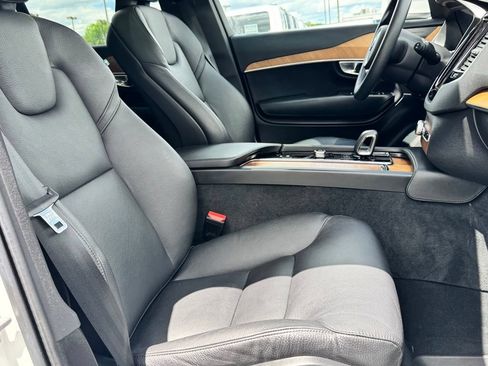Used 2024 Volvo XC90 T8 Plus w/ Protection Package Premier AWD/4WD image 15