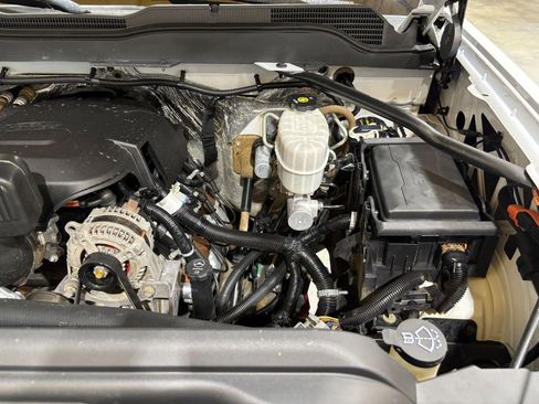 Used 2018 Chevrolet Silverado 2500 W/T w/ Snow Plow Prep Package image 25