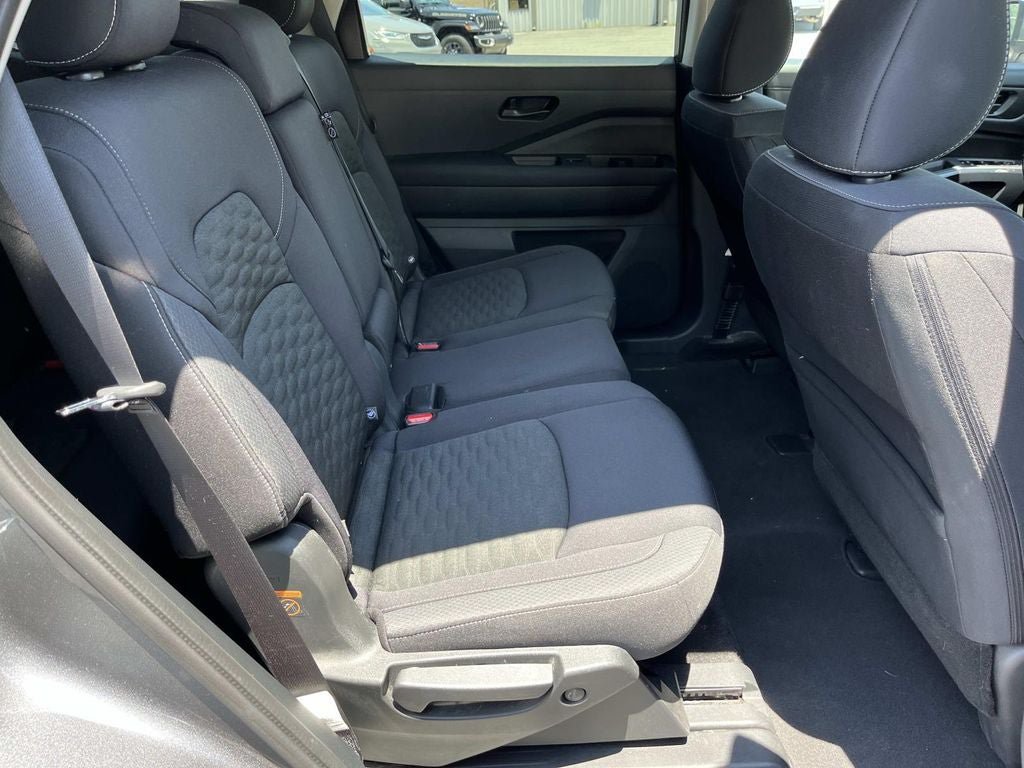Used 2024 Nissan Pathfinder SV AWD/4WD image 24