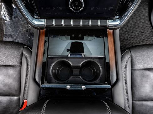 Used 2025 GMC Yukon Denali image 24