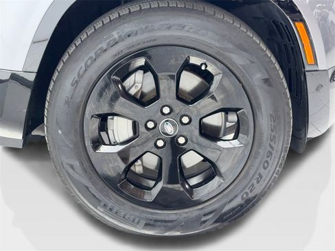 Used 2024 Land Rover Defender 110 X-Dynamic SE image 57