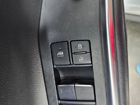 Used 2021 Toyota Highlander Limited image 31