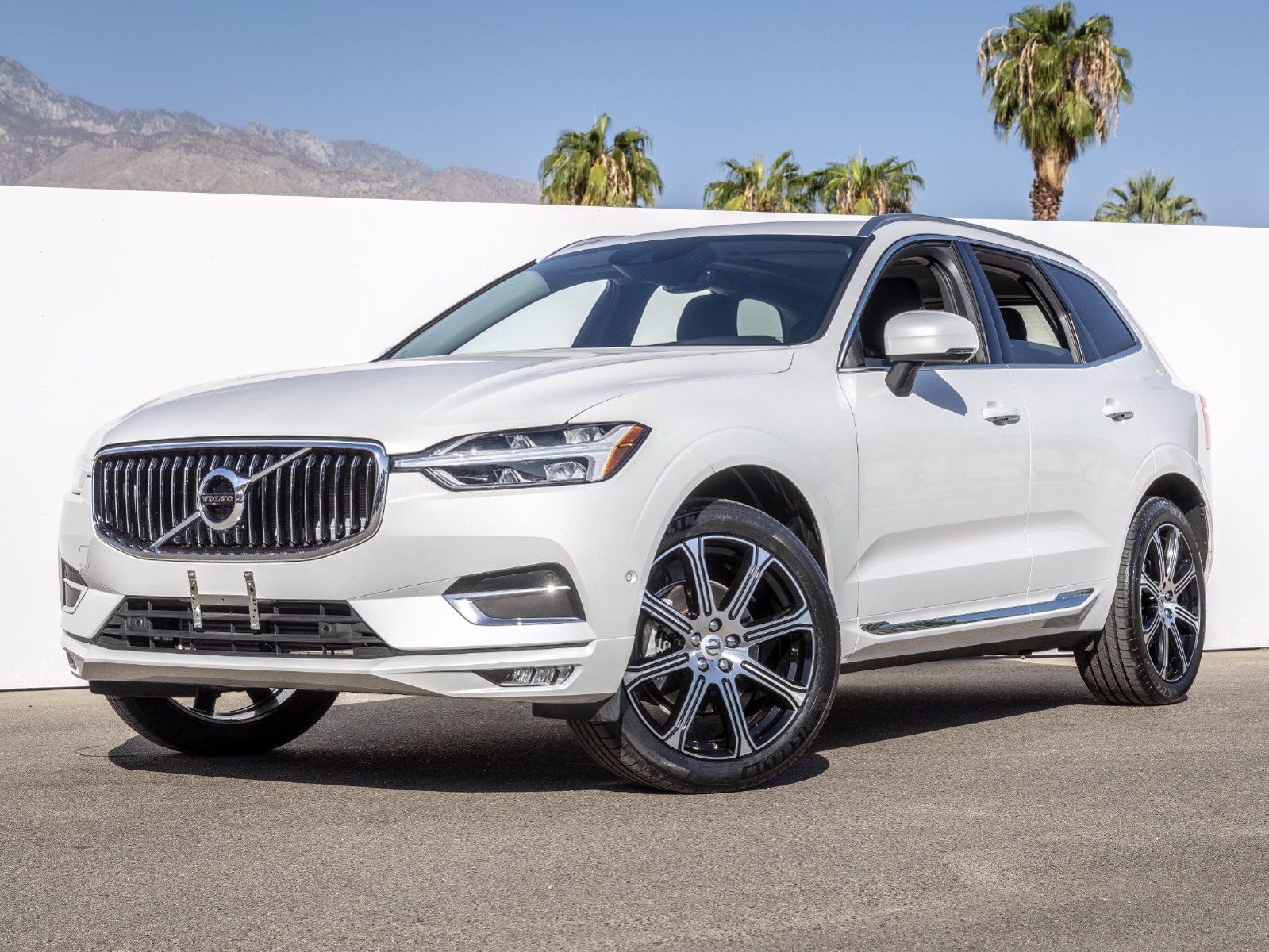 Used 2019 Volvo XC60 T5 Inscription AWD/4WD image 1