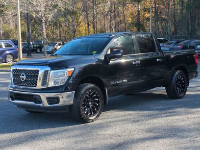 Used 2018 Nissan Titan SV w/ SV Convenience Package