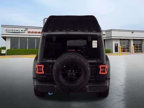 Used 2024 Jeep Wrangler Unlimited AWD/4WD image 4