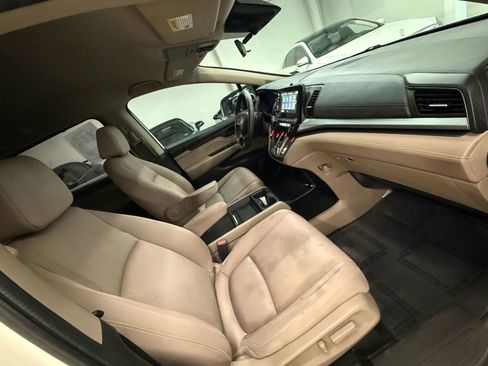 Used 2018 Honda Odyssey EX image 22