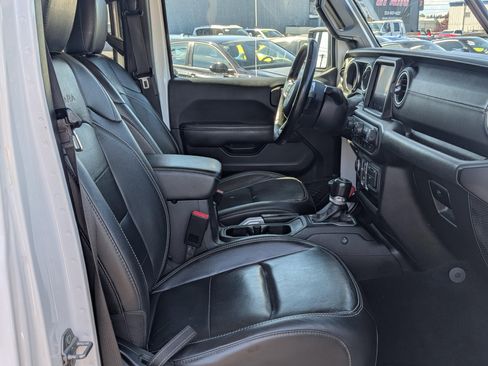 Used 2021 Jeep Wrangler Unlimited Sahara w/ Uconnect 4C Nav & Sound Group AWD/4WD image 7