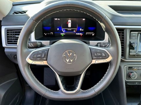 Used 2023 Volkswagen Atlas SE image 32