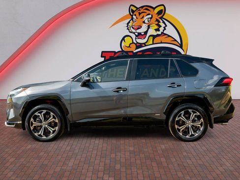 Used 2025 Toyota RAV4 XSE w/ Premium Package AWD/4WD image 8