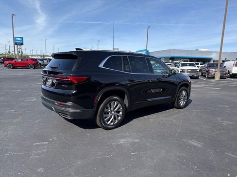 Used 2025 Buick Enclave Preferred FWD image 3