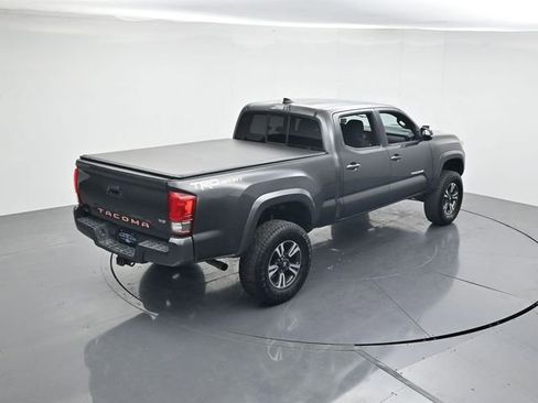 Used 2016 Toyota Tacoma TRD Sport image 37
