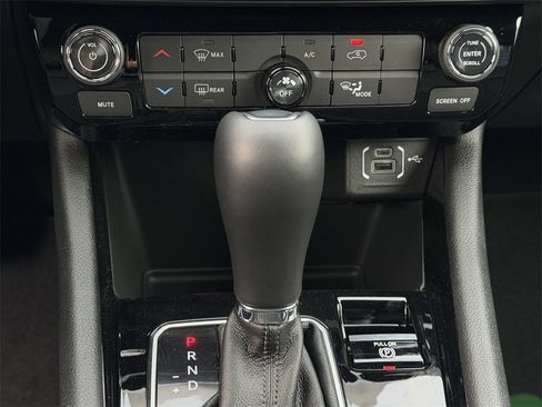 New 2026 Jeep Compass Latitude image 16