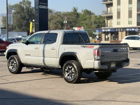 Used 2021 Toyota Tacoma TRD Off-Road w/ Technology Package AWD/4WD image 4