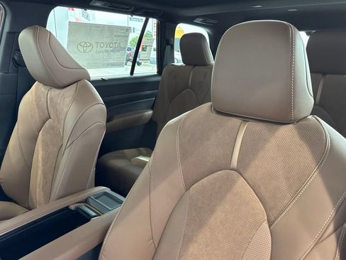 New 2026 Toyota Grand Highlander AWD Hybrid image 18