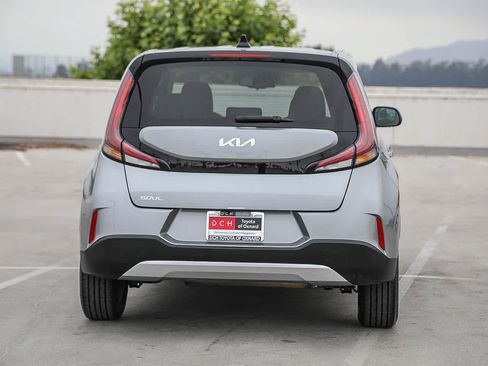 Used 2023 Kia Soul S FWD image 6