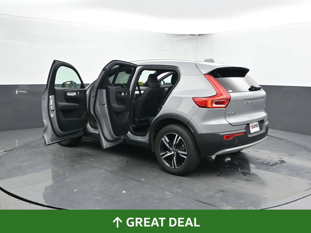 Used 2025 Volvo XC40 B5 Core AWD/4WD image 49