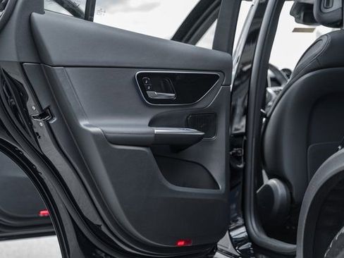 New 2025 Mercedes-Benz GLC 350e 4MATIC image 32