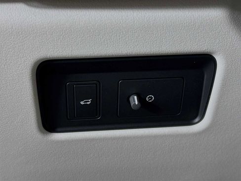 New 2026 Jaguar F-PACE R-Dynamic S image 10