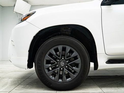 Used 2023 Lexus GX 460 Premium w/ Premium Package image 16