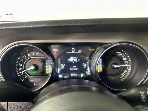 Used 2023 Jeep Wrangler Unlimited image 16