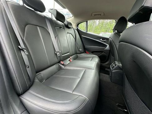 Used 2023 Genesis G70 2.0T image 26