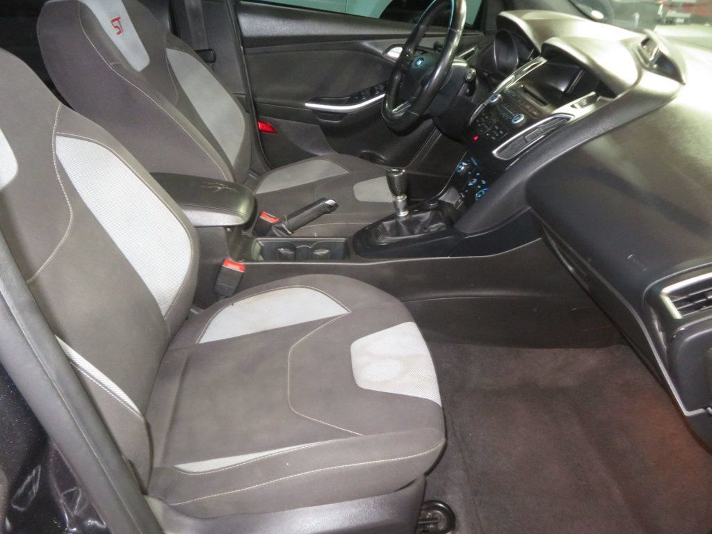 Used 2016 Ford Focus ST FWD image 31