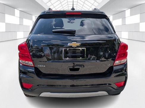 Used 2020 Chevrolet Trax LT w/ LT Convenience Package image 6