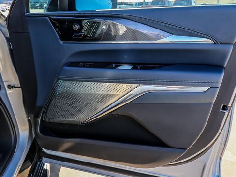 Used 2025 Cadillac Escalade IQ Sport 2 image 21