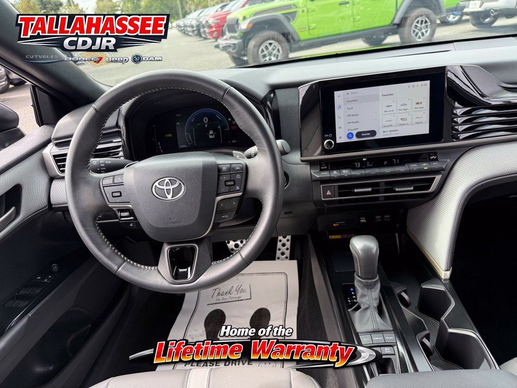 Used 2025 Toyota Camry SE w/ Convenience Package FWD image 33