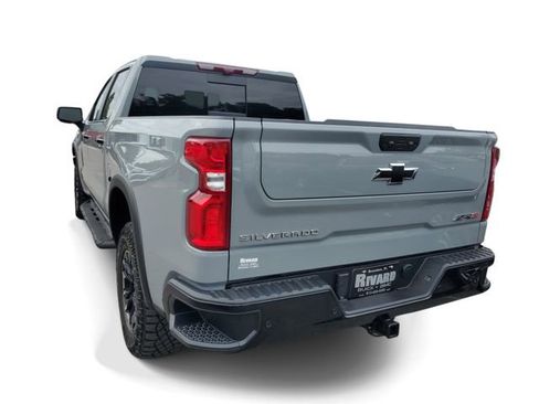 Used 2024 Chevrolet Silverado 1500 ZR2 w/ Technology Package AWD/4WD image 3