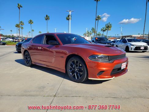 Used 2023 Dodge Charger R/T w/ Blacktop Package image 2