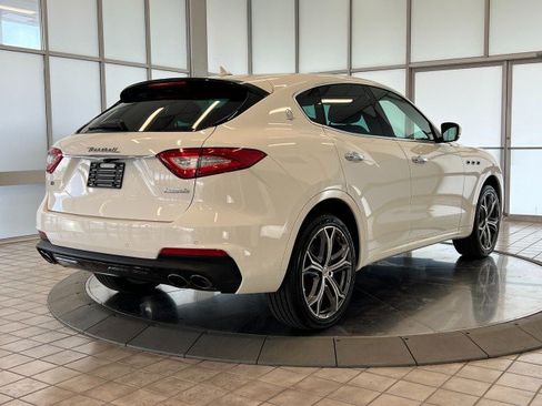 Used 2020 Maserati Levante AWD/4WD image 7
