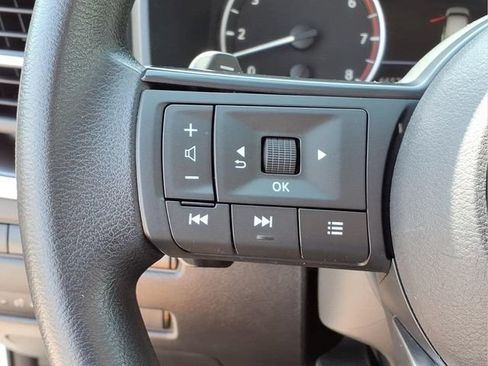 Used 2024 Nissan Rogue SV AWD/4WD image 13