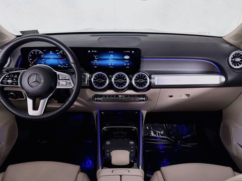 Used 2023 Mercedes-Benz GLB 250 image 5