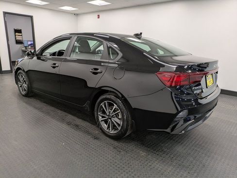 Certified 2022 Kia Forte LXS image 6